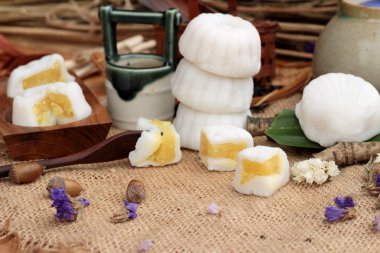 Mochi Japon tatlı köftesi soya fasulyesi lezzetli.