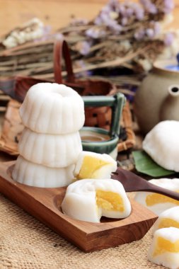 Mochi Japon tatlı köftesi soya fasulyesi lezzetli.