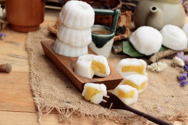 Mochi Japon tatlı köftesi soya fasulyesi lezzetli.