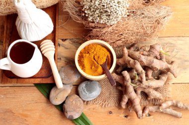 Phlai ot, Cassumunar taze ve bir toz olarak her ikisi de zencefil