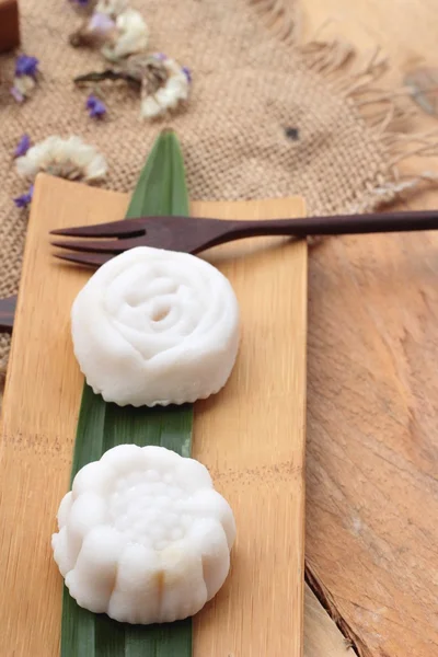 Mochi Japon tatlı köftesi soya fasulyesi lezzetli.