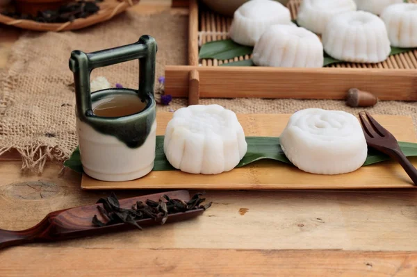 Mochi Japon tatlı köftesi soya fasulyesi lezzetli.