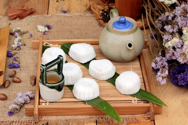 Mochi Japon tatlı köftesi soya fasulyesi lezzetli.