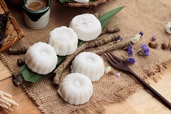 Mochi Japon tatlı köftesi soya fasulyesi lezzetli.