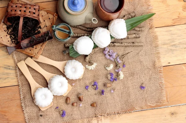 Mochi Japon tatlı köftesi soya fasulyesi lezzetli.