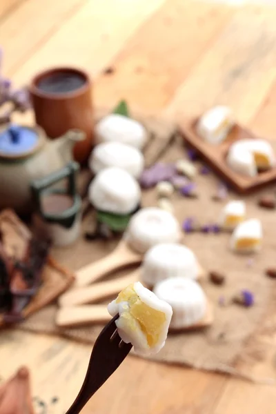 Mochi Japon tatlı köftesi soya fasulyesi lezzetli. — Stok fotoğraf