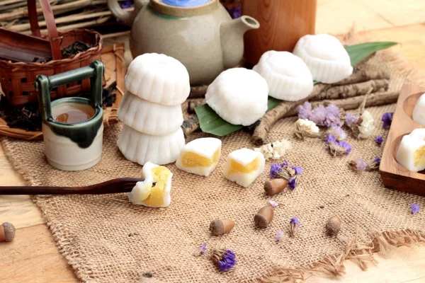 Mochi Japon tatlı köftesi soya fasulyesi lezzetli.