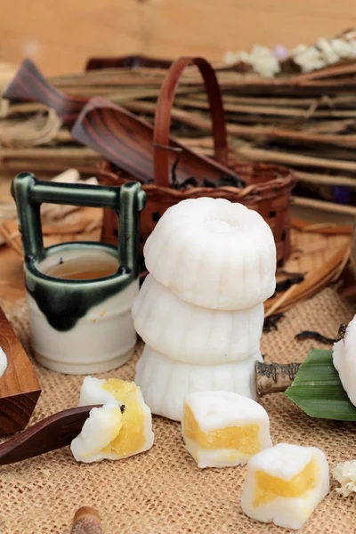 Mochi Japon tatlı köftesi soya fasulyesi lezzetli.