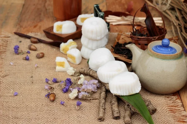 Mochi Japon tatlı köftesi soya fasulyesi lezzetli. — Stok fotoğraf