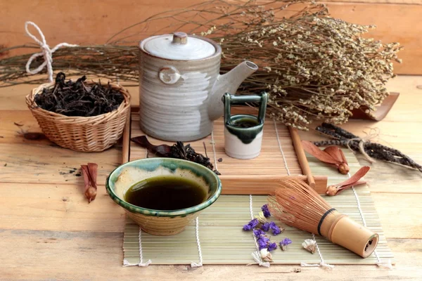 Grönt te och torkade gröna teblad — Stockfoto