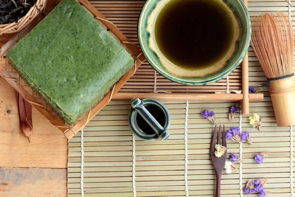 Green tea cake japanese dessert and green tea — Stock Photo, Image