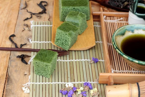 Green tea cake japanese dessert and green tea — Stock Photo, Image