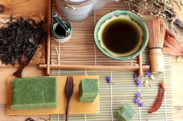 Green tea cake japanese dessert and green tea — Stock Photo, Image