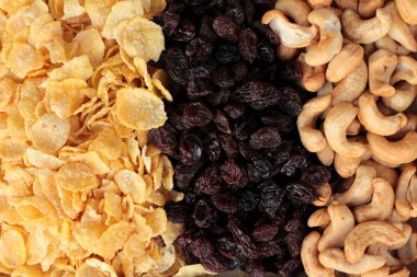 Frenk üzümü kuru meyve, kaju fıstığı ile Mısır pul.