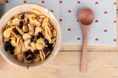 Frenk üzümü kuru meyve, kaju fıstığı ile Mısır pul.