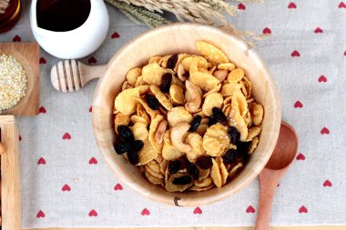 Frenk üzümü kuru meyve, kaju fıstığı ile Mısır pul.