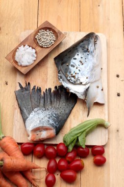 Somon baş ve yemek pişirmek için somon yeri.