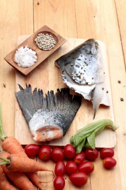 Somon baş ve yemek pişirmek için somon yeri.