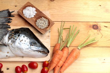 Somon baş ve yemek pişirmek için somon yeri.