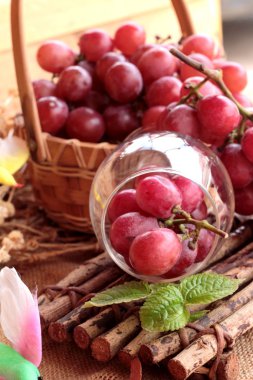 Üzüm meyve sulu taze lezzetli demet.