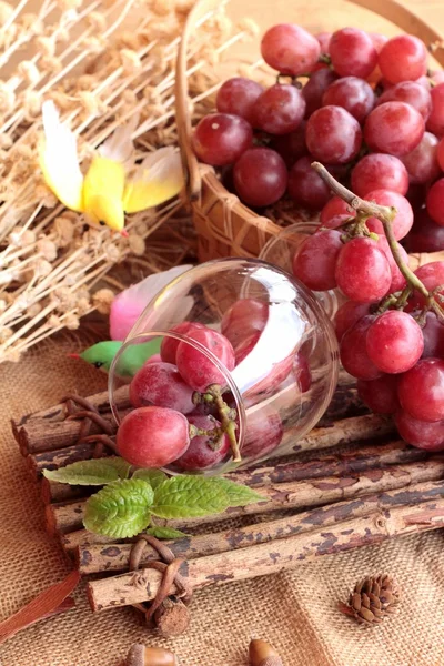 Група винограду фрукти соковиті свіжі смачні . — стокове фото