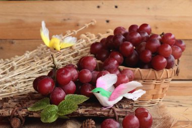 Üzüm meyve sulu taze lezzetli demet.