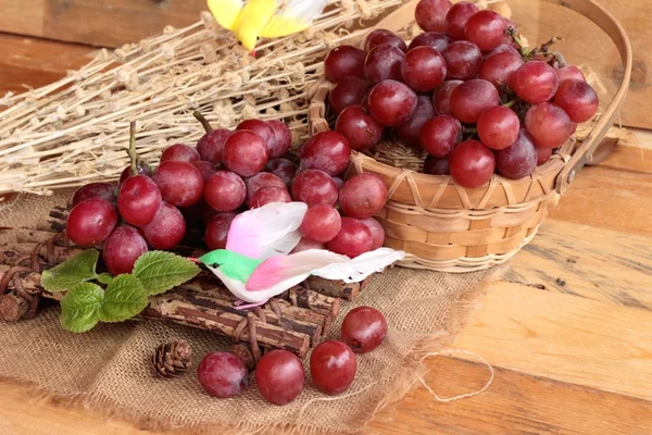 Bunch of grapes fruit  juicy fresh delicious. — Stock Photo, Image