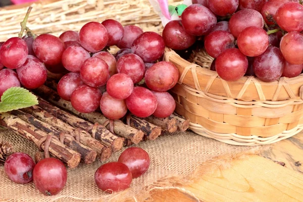 Bunch of grapes fruit  juicy fresh delicious. — Stock Photo, Image