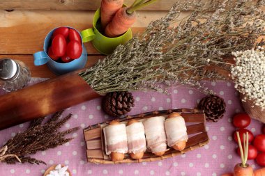  Ham pastırma yağ lezzetli sosis sarılı.