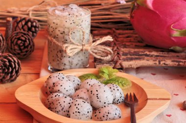 Dragron meyve, taze, sulu ve lezzetli smoothie.