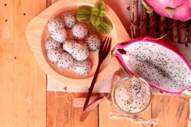 Dragron meyve, taze, sulu ve lezzetli smoothie.
