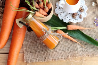 Taze havuç ve havuç suyu lezzetli.