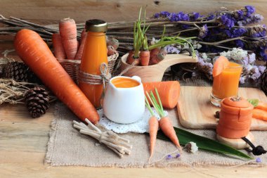 Taze havuç ve havuç suyu lezzetli.