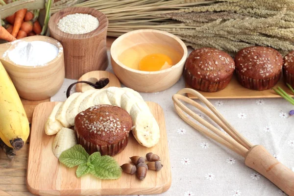 Muzlu Kek lezzetli ve muz pasta yapmak ile olgun.