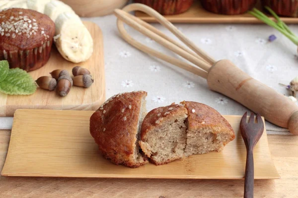 Banankaka med läckra och mogen banan. — Stockfoto