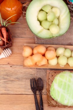 Kavun karpuz meyve sulu ve kavun kek.