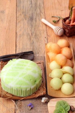 Kavun karpuz meyve sulu ve kavun kek.