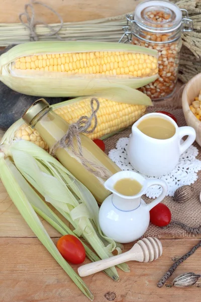 Corn milk and fresh sweet corn juice — Stock Photo, Image