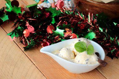 Hediye kutuları ve dondurma Noel kutlamak için.