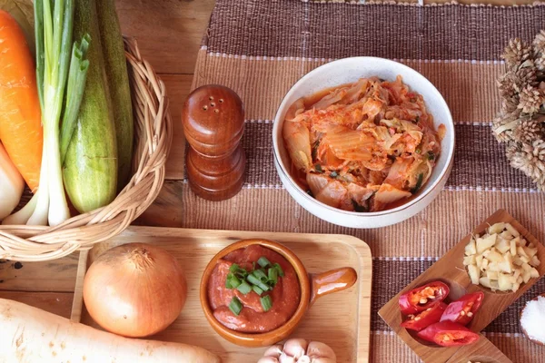 Kimchi de comida coreana tradicional . — Foto de Stock