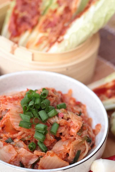 Kimchi de la cuisine coréenne traditionnelle . — Photo