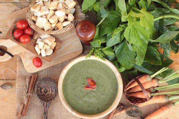 Spinach soup and healthy food of delicious.