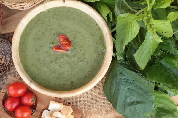 Sopa de espinacas y comida saludable de delicioso . —  Fotos de Stock