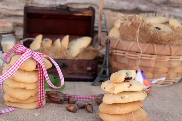 Biscotti con gocce di cioccolato di deliziosa  . — Foto Stock