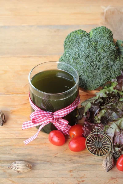 Smoothies verduras verdes para la salud . — Foto de Stock