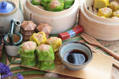 Çin böreği sıcak çay lezzetli haşlanmış.