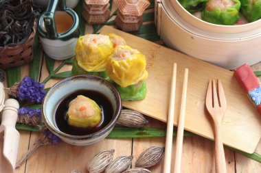 Çin böreği sıcak çay lezzetli haşlanmış.