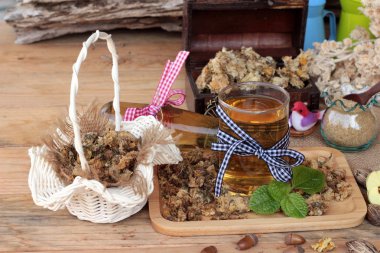 Çin Kasımpatı çiçeği çayı içecek lezzetli için.