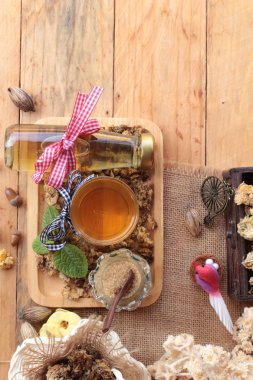 Çin Kasımpatı çiçeği çayı içecek lezzetli için.