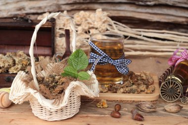 Çin Kasımpatı çiçeği çayı içecek lezzetli için.